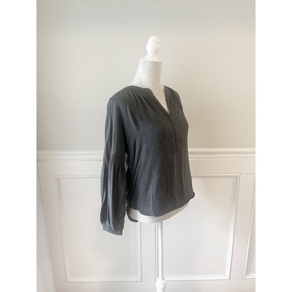 Loft S Gray Rayon Popover Blouse With Puff Sleeves - EUC - Picture 2 of 5
